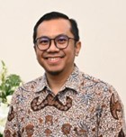 dr. Kris Chandra Satria
