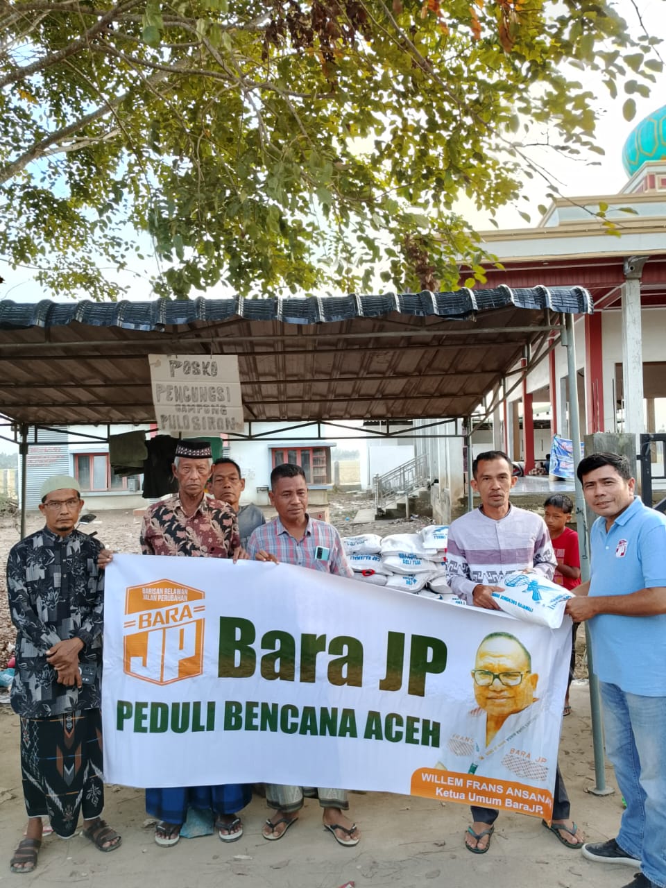 Bantuan untuk korban banjir di Aceh